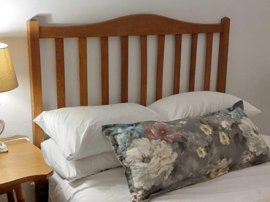 To Let 4 Bedroom Property for Rent in Onrus Western Cape